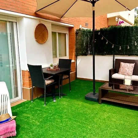 Seahomes Vacations - Fenals Boutique Apt. 滨海略雷特