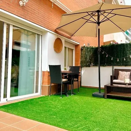 Seahomes Vacations - Fenals Boutique Apt. * 滨海略雷特